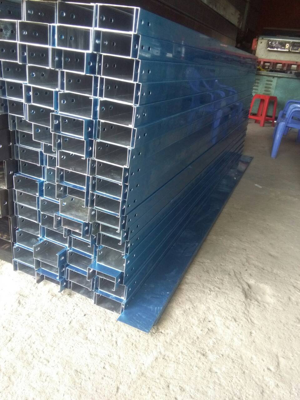 THANG MÁNG CÁP ĐIỆN INOX 201 304 316 GIÁ RẺ NHẤT TẠI QUẢNG BÌNH