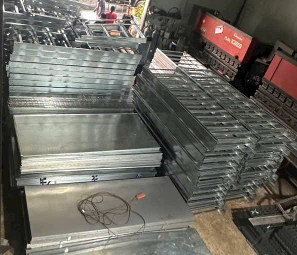 MÁNG CÁP MẠ KẼM NHÚNG NÓNG GIÁ RẺ TẠI KON TUM 