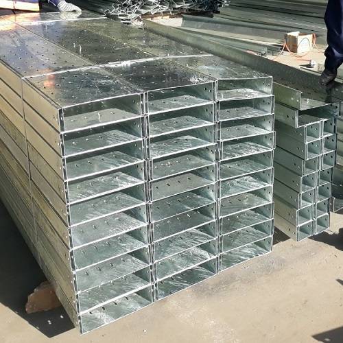 MÁNG CÁP MẠ KẼM NHÚNG NÓNG GIÁ RẺ TẠI HẬU GIANG