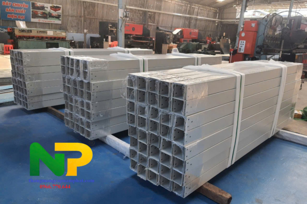 máng cáp sơn tĩnh điện 200x100