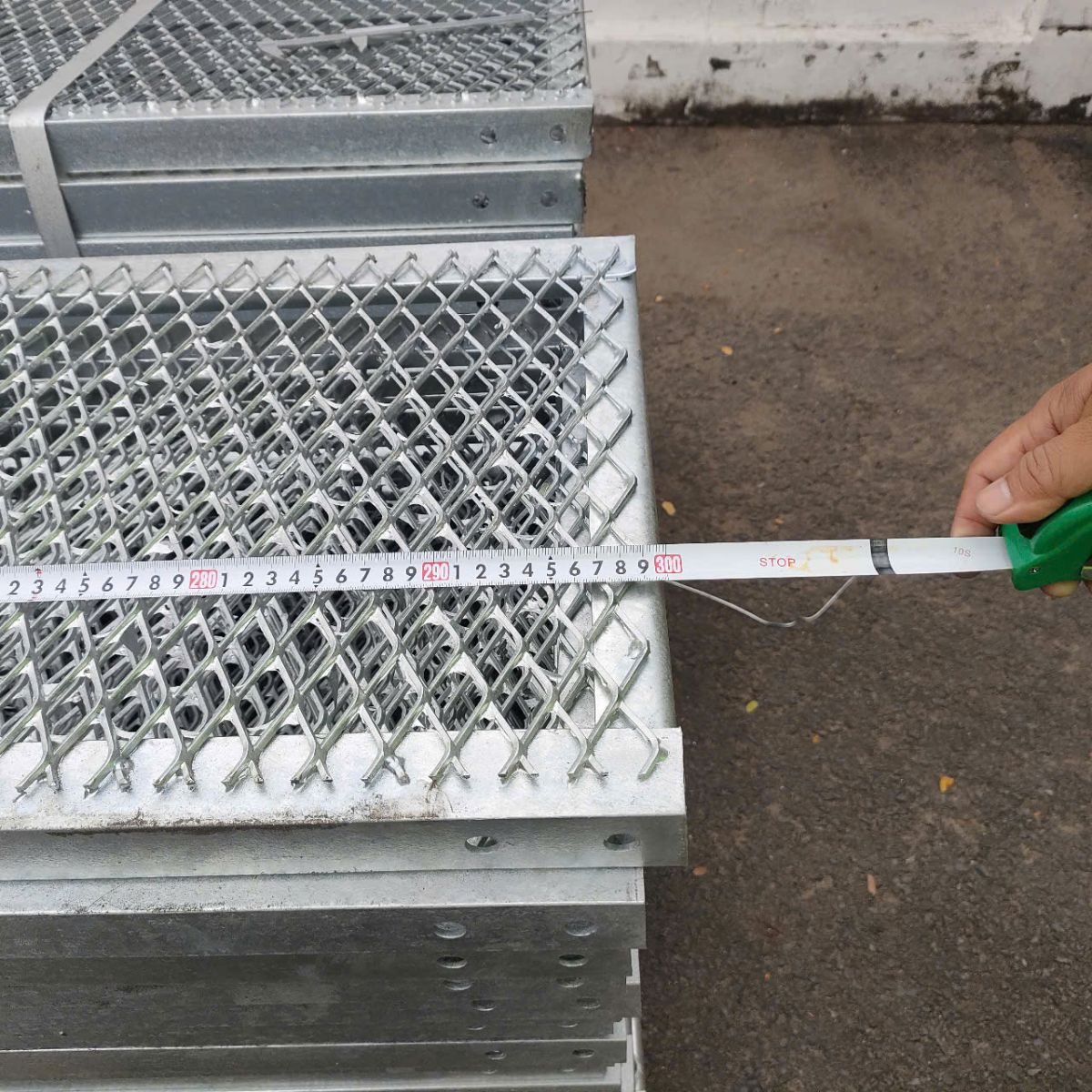 Lưới thép sàn thao tác