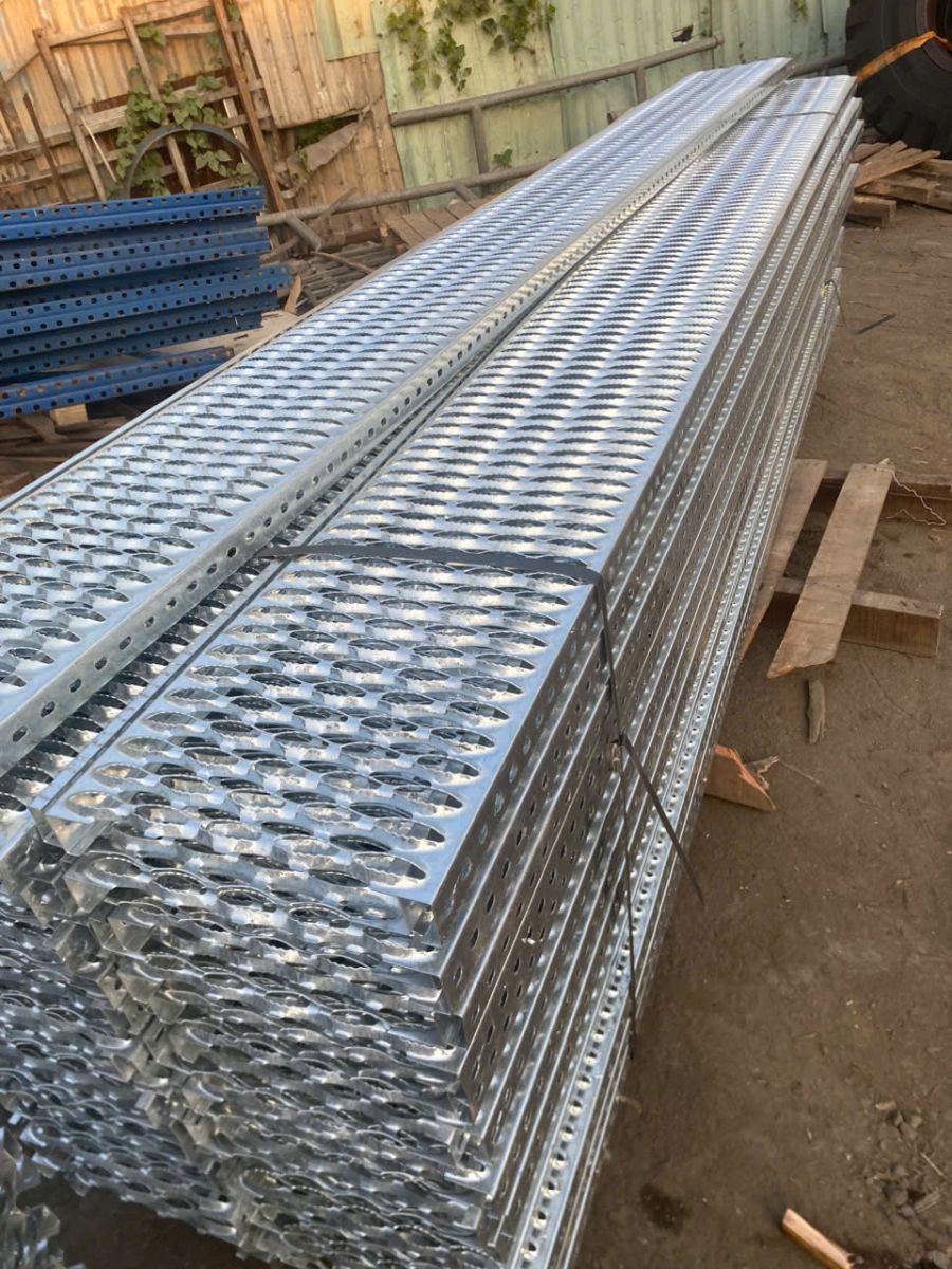 Lưới mắt cáo sàn thao tác